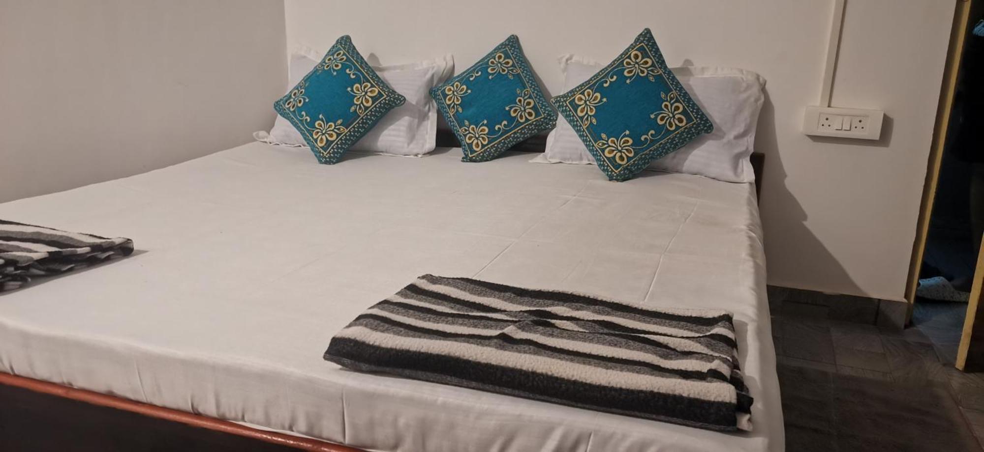 Cocks Town Hotel Arambol Kültér fotó